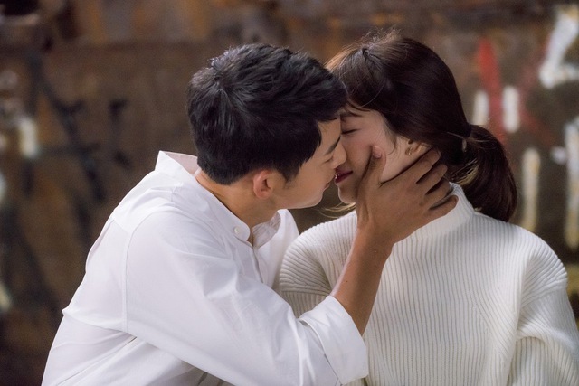 Vỡ mộng cặp đôi phim Hàn: Song Hye Kyo - Song Joong Ki và những cú sốc cực khó nuốt- Ảnh 2.