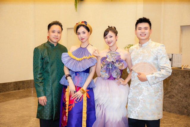 Chạm ngưỡng 40, Đinh Ngọc Diệp khiến nhiều người xuýt xoa khi đọ sắc bên đàn em kém gần 10 tuổi- Ảnh 1.