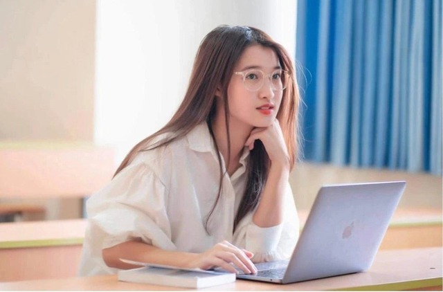 Viral khoảnh khắc Phương Nhi bên chồng thiếu gia, netizen bỗng nhớ về 1 item huyền thoại- Ảnh 7.