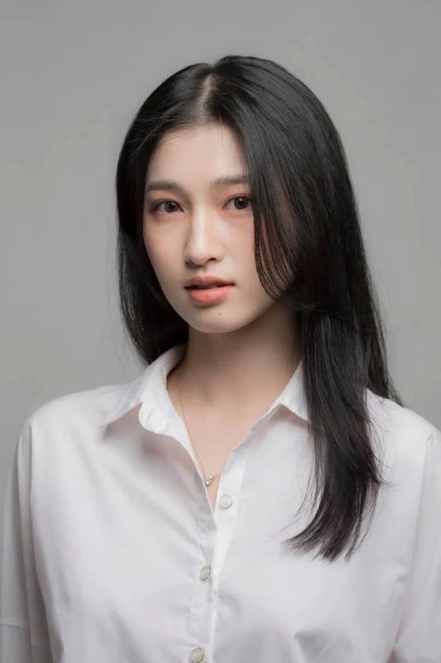Viral khoảnh khắc Phương Nhi bên chồng thiếu gia, netizen bỗng nhớ về 1 item huyền thoại- Ảnh 9.