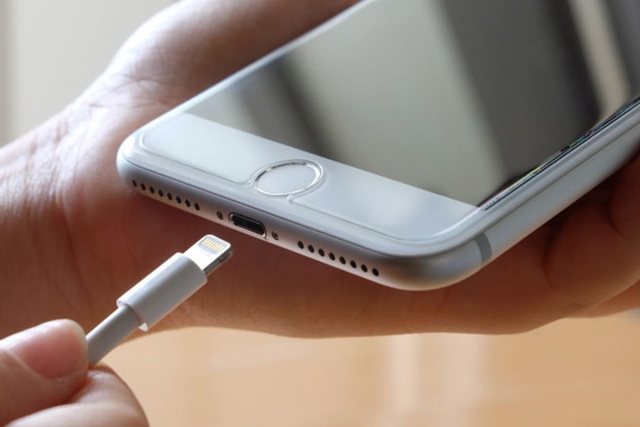 Góc giải ngố: Sạc iPhone qua đêm có hại pin hay không, đây là câu trả lời từ Apple- Ảnh 2.