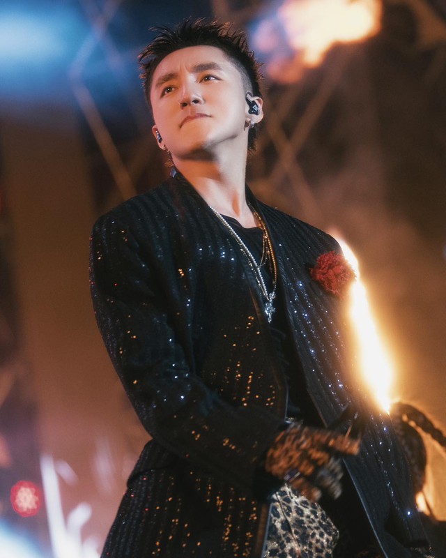 Người “thống trị” Spotify Việt Nam: Không phải Sơn Tùng hay HIEUTHUHAI, 18 tháng ngưng hoạt động vẫn “out trình”- Ảnh 1. Người “thống trị” Spotify Việt Nam: Không phải Sơn Tùng hay HIEUTHUHAI, 18 tháng ngưng hoạt động vẫn “out trình”- Ảnh 1.