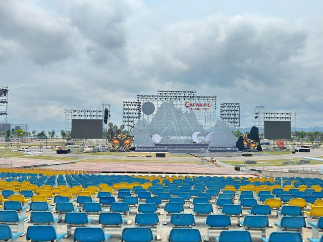 Carnaval Hạ Long 2025: Đằng sau hậu trường chuẩn bị cho một mùa lễ hội bùng nổ- Ảnh 3. Carnaval Hạ Long 2025: Đằng sau hậu trường chuẩn bị cho một mùa lễ hội bùng nổ- Ảnh 3.