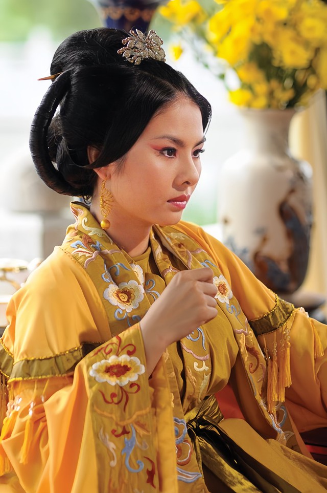 Việt Nam có đạo diễn làm phim cổ trang cực đỉnh: Ẵm luôn trăm tỷ, mở rộng vũ trụ cực hoành tráng- Ảnh 1. Việt Nam có đạo diễn làm phim cổ trang cực đỉnh: Ẵm luôn trăm tỷ, mở rộng vũ trụ cực hoành tráng- Ảnh 1.