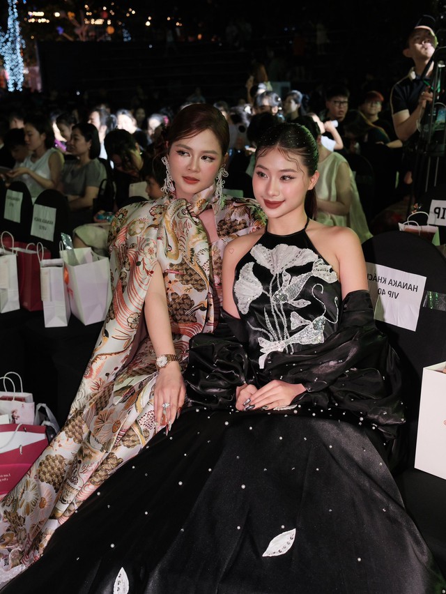 Ảnh nét căng: Louis Phạm khoe thần thái cuốn hút trong lần đầu sải bước trên sàn catwalk, "lột xác" sau loạt drama- Ảnh 5.