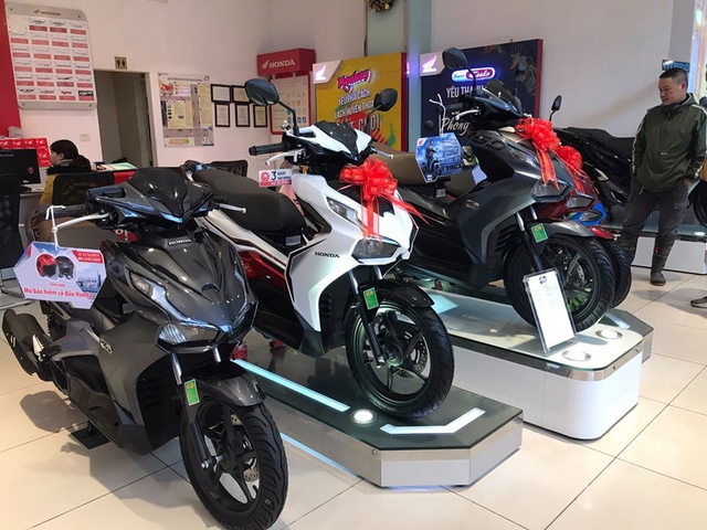 Giá xe máy Honda giảm mạnh dịp 30/4 - 1/5: SH, Vision về dưới mức đề xuất, một mẫu giảm đến 18 triệu đồng- Ảnh 2.