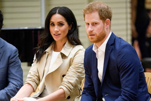 Meghan Markle gây sốc khi xuất hiện với gương mặt lão hóa, đáp trả 1 thông tin về Hoàng tử Harry- Ảnh 8. Meghan Markle gây sốc khi xuất hiện với gương mặt lão hóa, đáp trả 1 thông tin về Hoàng tử Harry- Ảnh 8.