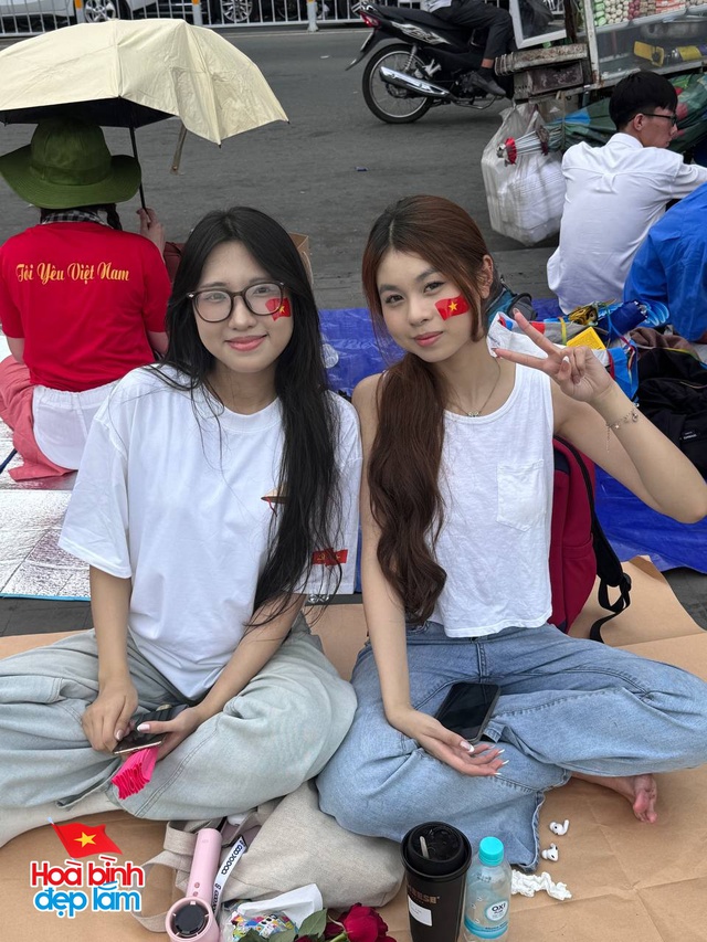 Bức ảnh gây ngỡ ngàng chụp vào 2h chiều 29/4: Đã khởi động camping!!!!- Ảnh 5.
