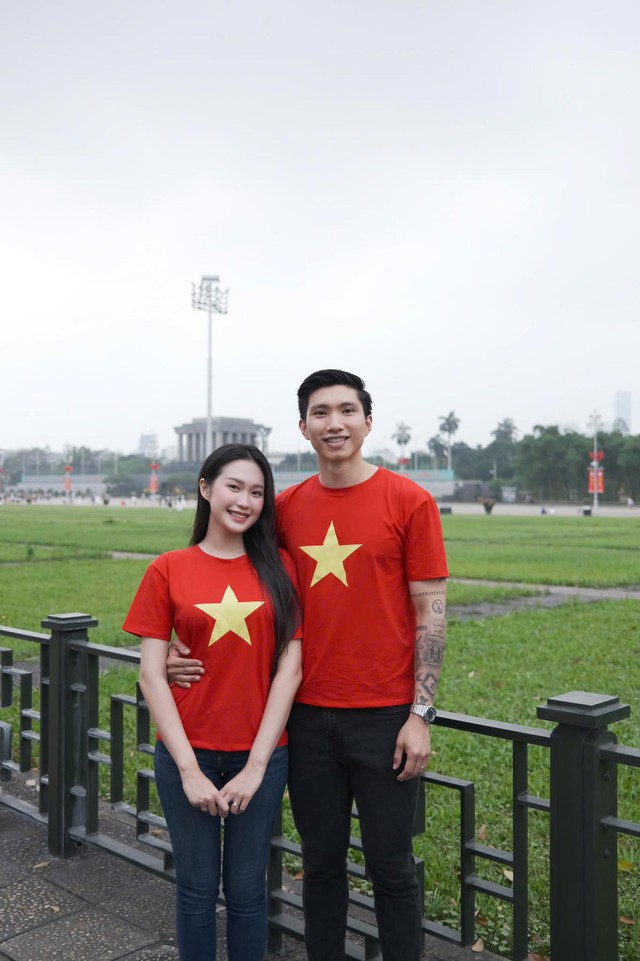 Gia đình Văn Hậu - Doãn Hải My tung bộ ảnh xịn xò mừng 30/4, được khen "gấp 3 visual", "gấp 3 lòng yêu nước"- Ảnh 6.