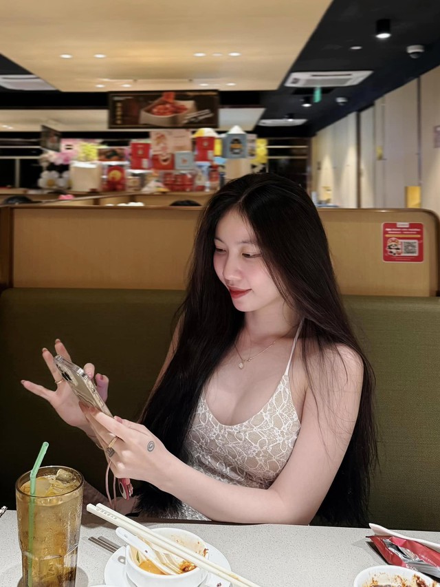 Bóng hồng duy nhất từng khiến giải đấu PUBG Mobile "dậy sóng" giờ ra sao?- Ảnh 5. Bóng hồng duy nhất từng khiến giải đấu PUBG Mobile "dậy sóng" giờ ra sao?- Ảnh 5.