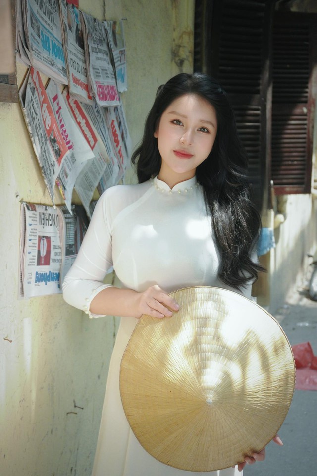 Cô giáo hot girl rạng rỡ trong tà áo dài mừng Đại lễ 30/4- Ảnh 4.