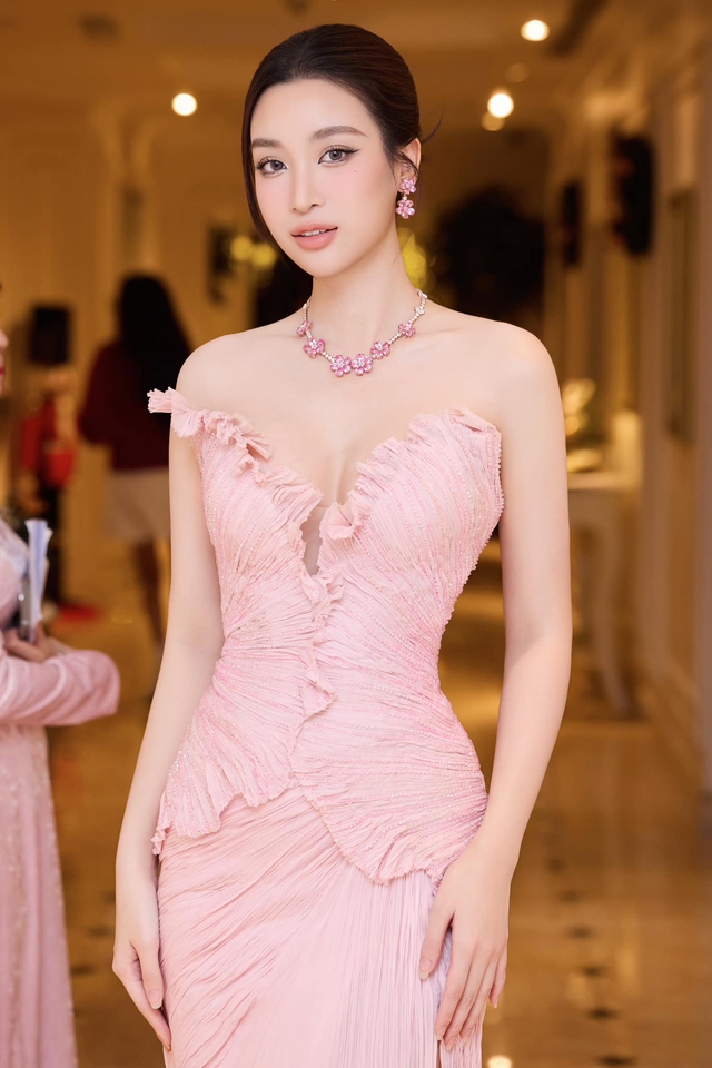 Đỗ Vinh Quang - Đỗ Mỹ Linh: Cặp đôi mạnh nhất làng bóng đá, chồng giữ 2 chức Chủ tịch, vợ cũng làm "sếp to"- Ảnh 2.