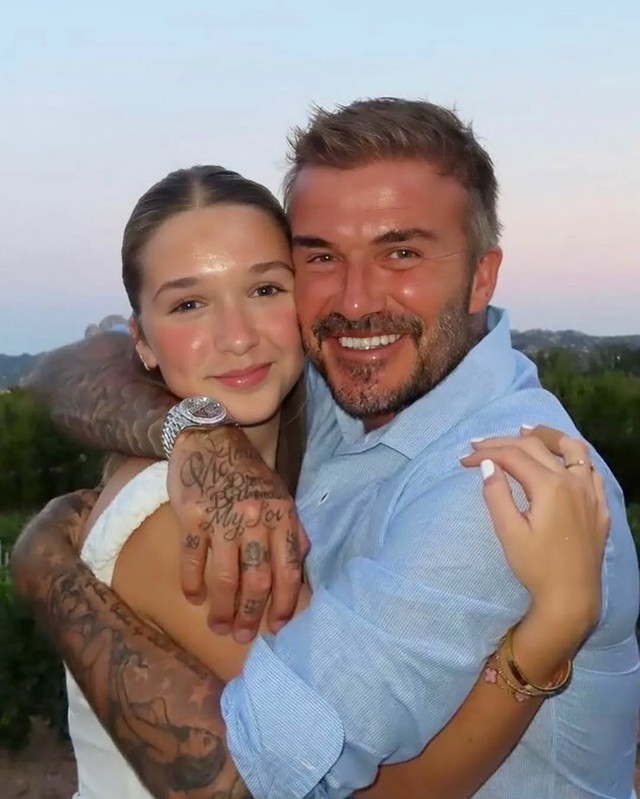 "Cam thường" check nhan sắc Harper Beckham: Tiểu thư tài phiệt xinh như búp bê, sống trong nhung lụa vẫn có lúc giản dị bấtngờ- Ảnh 5. "Cam thường" check nhan sắc Harper Beckham: Tiểu thư tài phiệt xinh như búp bê, sống trong nhung lụa vẫn có lúc giản dị bấtngờ- Ảnh 5.