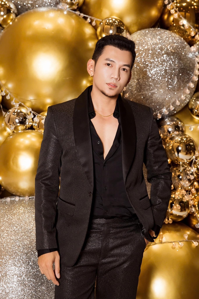 Sao nam Vbiz tố 1 trường quốc tế: Đột ngột báo đóng cửa rồi không hoàn tiền, phản hồi từ BGH gây bức xúc- Ảnh 2. Sao nam Vbiz tố 1 trường quốc tế: Đột ngột báo đóng cửa rồi không hoàn tiền, phản hồi từ BGH gây bức xúc- Ảnh 2.