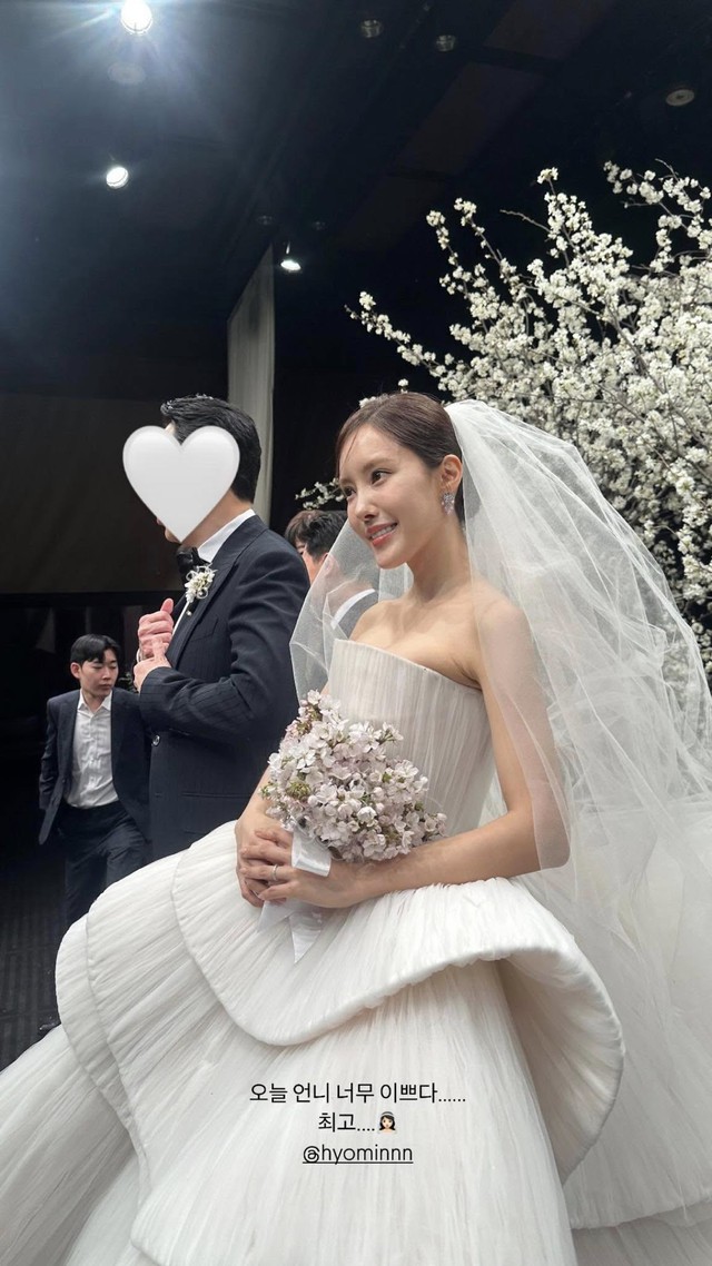 Hôn lễ Hyomin (T-ara) hoá đại hội tái hợp, một nam thần khoe giọng ca ngọt ngào “quên lối về”- Ảnh 2.