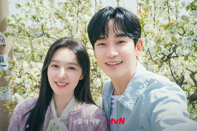 "Ông hoàng xào couple" Kim Soo Hyun và chiêu trò giả dối khiến Kim Ji Won khốn đốn- Ảnh 1. "Ông hoàng xào couple" Kim Soo Hyun và chiêu trò giả dối khiến Kim Ji Won khốn đốn- Ảnh 1.
