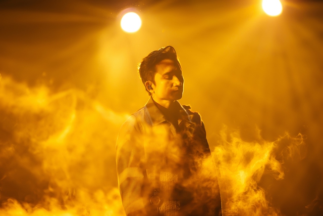 Hậu concert "Chuyến tàu: Mùa Xuân": Biết Phan Mạnh Quỳnh hát hay sáng tác giỏi, nào ngờ kể chuyện hài cũng cực duyên - Ảnh 3. Hậu concert "Chuyến tàu: Mùa Xuân": Biết Phan Mạnh Quỳnh hát hay sáng tác giỏi, nào ngờ kể chuyện hài cũng cực duyên - Ảnh 3.