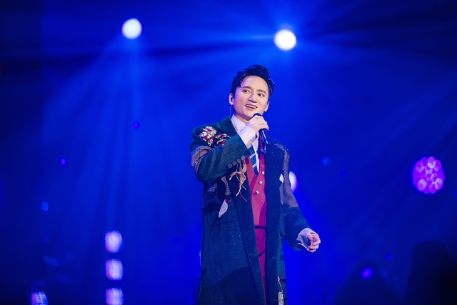 Hậu concert "Chuyến tàu: Mùa Xuân": Biết Phan Mạnh Quỳnh hát hay sáng tác giỏi, nào ngờ kể chuyện hài cũng cực duyên - Ảnh 4. Hậu concert "Chuyến tàu: Mùa Xuân": Biết Phan Mạnh Quỳnh hát hay sáng tác giỏi, nào ngờ kể chuyện hài cũng cực duyên - Ảnh 4.