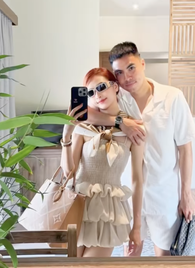 MC Huyền Trang Mù Tạt và bạn trai cầu thủ nổi tiếng xảy ra chuyện gì trong khách sạn mà gọi là "kiếp nạn"- Ảnh 2.
