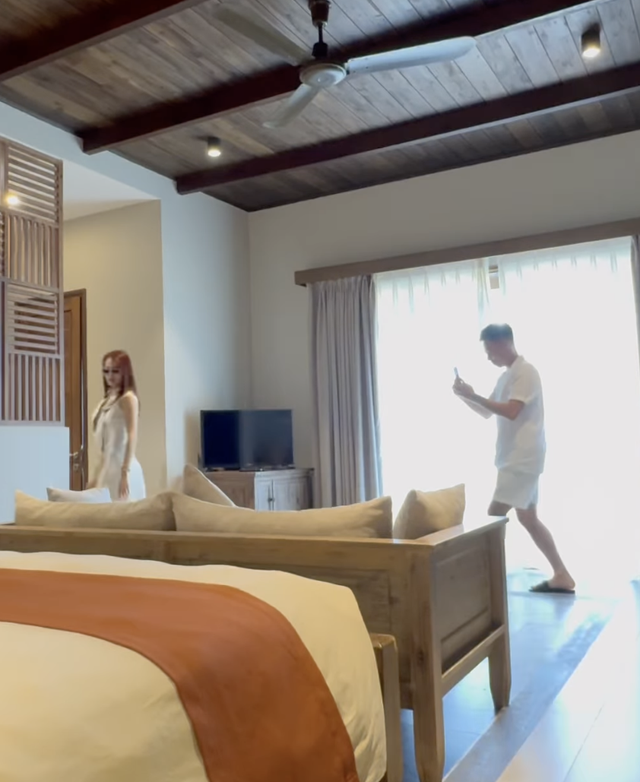 MC Huyền Trang Mù Tạt và bạn trai cầu thủ nổi tiếng xảy ra chuyện gì trong khách sạn mà gọi là "kiếp nạn"- Ảnh 5.