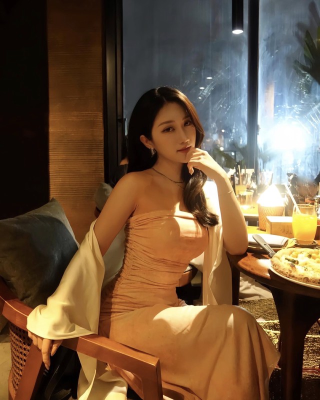 Trọn khoảnh khắc đậm chất "nàng thơ" mơ màng của MC Linh Nắng, đốn tim dân mạng- Ảnh 9.