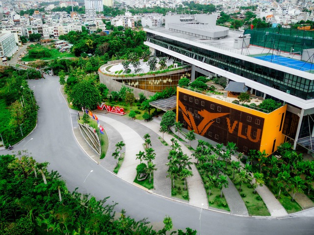 Vụ sinh viên xúc phạm cựu chiến binh, trường ĐH ở TP.HCM lên tiếng: Nhà trường không đồng tình với hành vi thiếu chuẩn - Ảnh 2. Vụ sinh viên xúc phạm cựu chiến binh, trường ĐH ở TP.HCM lên tiếng: Nhà trường không đồng tình với hành vi thiếu chuẩn - Ảnh 2.