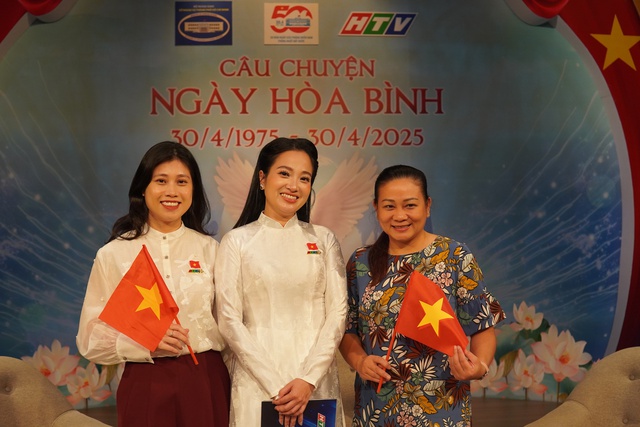 Bà xã NSƯT Quốc Cơ - MC Hồng Phượng hội ngộ cùng Hoa hậu Bảo Ngọc trong chương trình mừng đại lễ 30/4 - Ảnh 1.