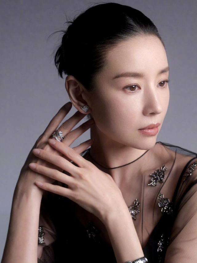 Nếu không có scandal ngoại tình năm ấy, với nhan sắc này, Đổng Khiết hôm nay có thể nổi tiếng hơn nhiều- Ảnh 3.