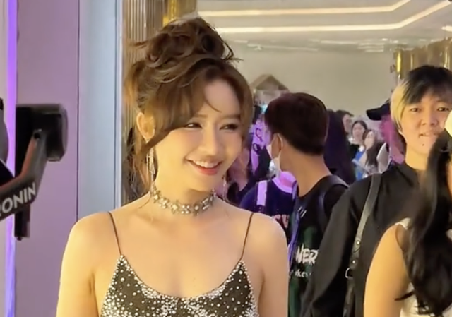 Họp báo Em xinh say Hi: Nhan sắc slay hết cỡ của Bích Phương, "cam thường" cũng không dìm được- Ảnh 3.