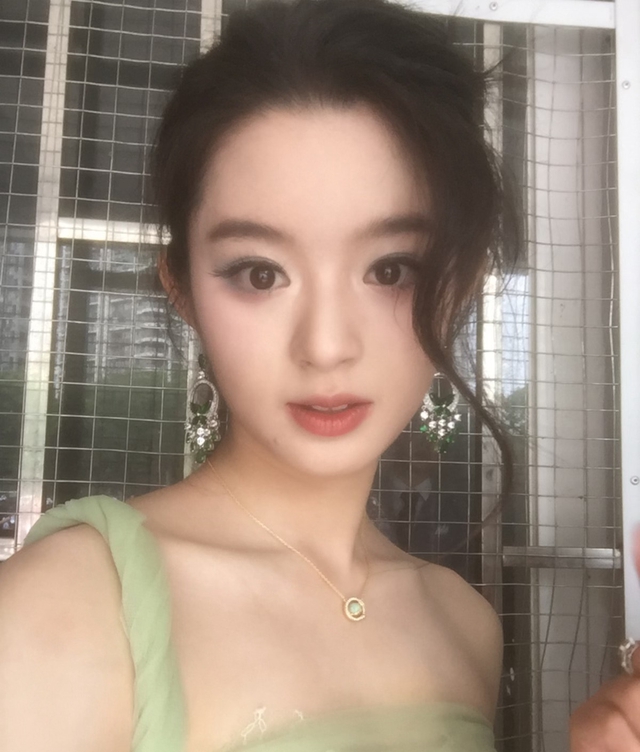 Hot nhất Weibo: Đôi khuyên tai 8 tỷ vạch trần bí mật động trời của nữ chính Sở Kiều Truyện 2- Ảnh 2.
