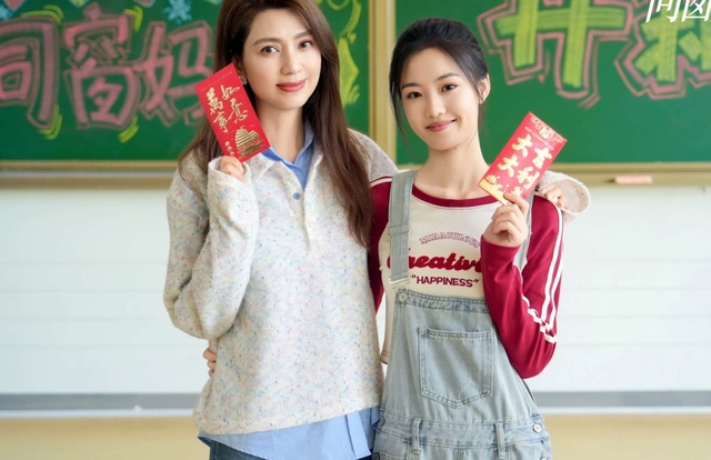 Mỹ nhân 54 tuổi vẫn cùng con gái đi học đại học, trẻ hơn bạn cùng lớp kém 36 tuổi mới sốc- Ảnh 4.