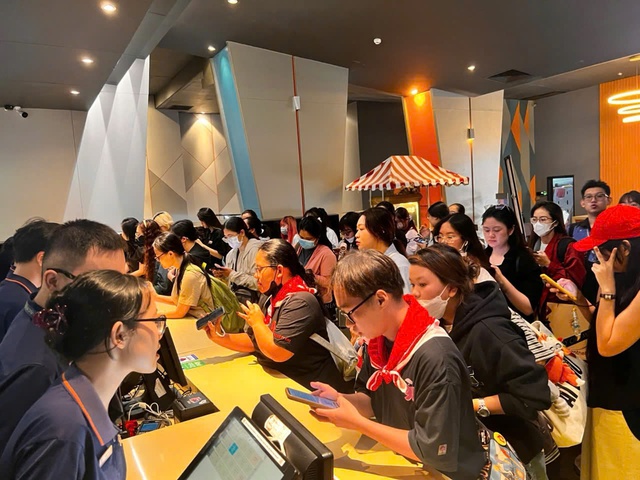 Phim Việt mới chiếu nửa ngày đã đánh bại cả Lý Hải và Victor Vũ, chiếm top 1 phòng vé khiến ai cũng choáng- Ảnh 3. Phim Việt mới chiếu nửa ngày đã đánh bại cả Lý Hải và Victor Vũ, chiếm top 1 phòng vé khiến ai cũng choáng- Ảnh 3.