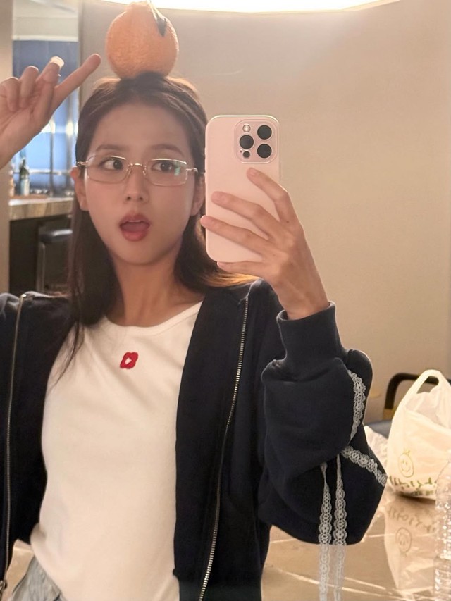 Căng: Thành viên đẹp nhất BLACKPINK bị quay lưng?- Ảnh 5.