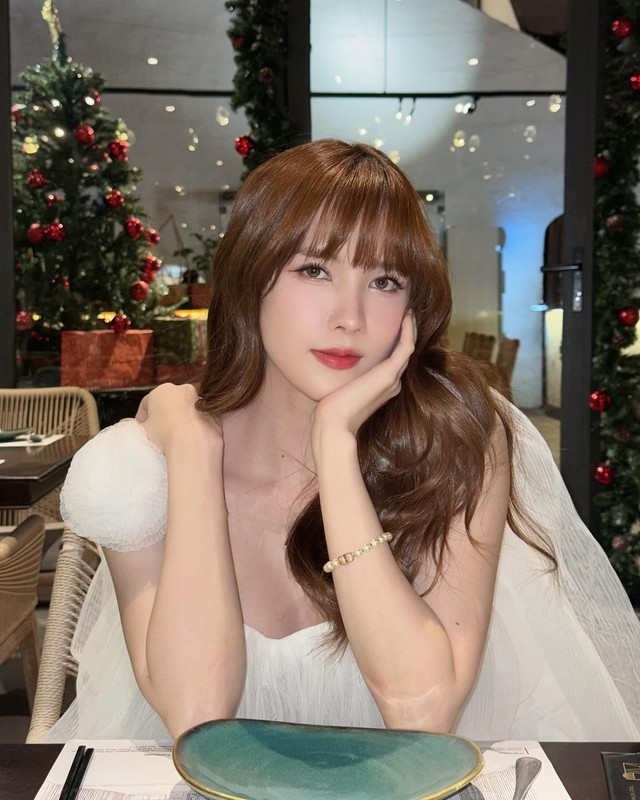 Vụ drama "trà xanh" bị đào lại, Thiều Bảo Trâm đăng đàn giữa đêm: "Tôi từng chênh vênh, lo lắng và sợ hãi"- Ảnh 1. Vụ drama "trà xanh" bị đào lại, Thiều Bảo Trâm đăng đàn giữa đêm: "Tôi từng chênh vênh, lo lắng và sợ hãi"- Ảnh 1.