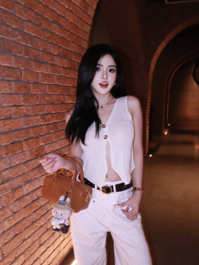 Vắng bóng sóng stream, hot girl Liên Quân trần tình về tin đồn "bí mật"- Ảnh 7. Vắng bóng sóng stream, hot girl Liên Quân trần tình về tin đồn "bí mật"- Ảnh 7.