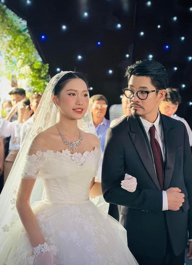 Bố vợ doanh nhân của Đoàn Văn Hậu bất ngờ lộ diện, có còn phong độ như lúc đưa Doãn Hải My vào lễ đường?- Ảnh 5.