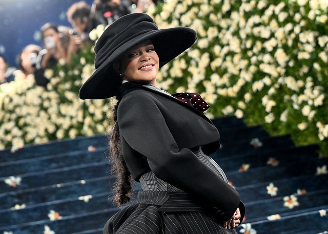 Lisa (BLACKPINK) "chặt đẹp" Met Gala 2025, Jennie bất ngờ thua 1 gương mặt mới toanh!- Ảnh 13.