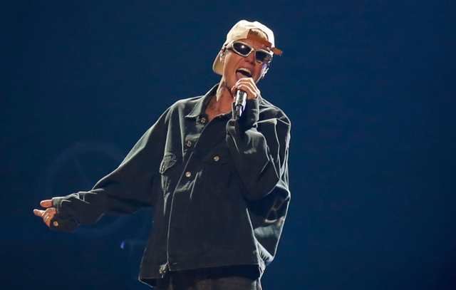 Vén màn âm mưu khiến siêu sao nhạc pop lâm cảnh khốn cùng: Sụp đổ vì 5000 tỷ, ai là kẻ "giật dây"?- Ảnh 3. Vén màn âm mưu khiến siêu sao nhạc pop lâm cảnh khốn cùng: Sụp đổ vì 5000 tỷ, ai là kẻ "giật dây"?- Ảnh 3.