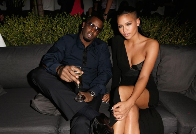 Công khai loạt tin nhắn mật của Diddy và bạn gái: Cassie yêu đương vật vã, "ông trùm" nhắn 1 câu gây rùng mình!- Ảnh 2.
