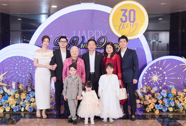 "Bố đơn thân nghìn tỷ" - cậu cả nhà bầu Hiển đón con thứ 3, Đỗ Mỹ Linh tiếp tục giúp anh chồng chăm sóc?- Ảnh 5. "Bố đơn thân nghìn tỷ" - cậu cả nhà bầu Hiển đón con thứ 3, Đỗ Mỹ Linh tiếp tục giúp anh chồng chăm sóc?- Ảnh 5.