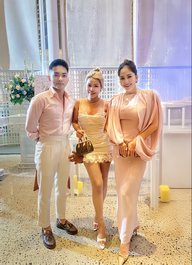 Khánh Thi khoe visual "nét căng" lộ diện sau status "địa ngục hôn nhân" gây xôn xao- Ảnh 1. Khánh Thi khoe visual "nét căng" lộ diện sau status "địa ngục hôn nhân" gây xôn xao- Ảnh 1.