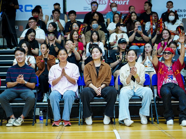 Ai "hại" Ánh Viên thế này? Nữ thần làng bơi xuống sắc không phanh qua camera thường!- Ảnh 8. Ai "hại" Ánh Viên thế này? Nữ thần làng bơi xuống sắc không phanh qua camera thường!- Ảnh 8.