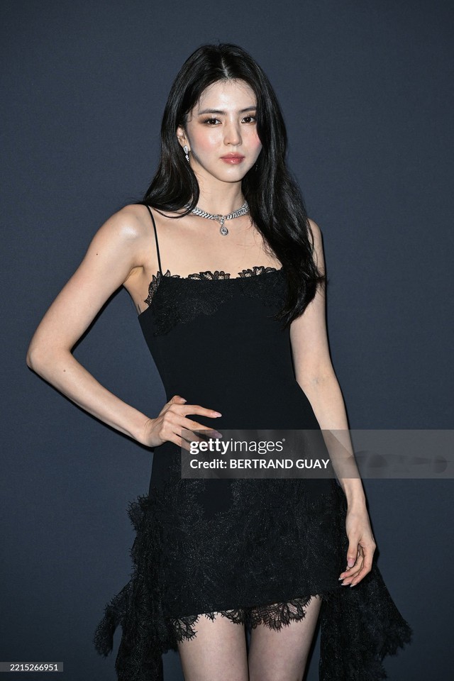 Kẻ thù số 1 của Han So Hee tại Cannes: khiến nữ diễn viên “tàng hình” trên thảm đỏ, chuyên dìm nhan sắc!- Ảnh 3. Kẻ thù số 1 của Han So Hee tại Cannes: khiến nữ diễn viên “tàng hình” trên thảm đỏ, chuyên dìm nhan sắc!- Ảnh 3.