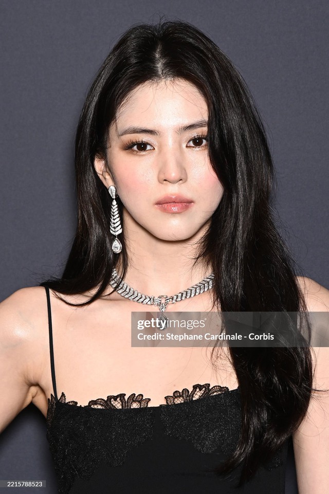 Kẻ thù số 1 của Han So Hee tại Cannes: khiến nữ diễn viên “tàng hình” trên thảm đỏ, chuyên dìm nhan sắc!- Ảnh 2. Kẻ thù số 1 của Han So Hee tại Cannes: khiến nữ diễn viên “tàng hình” trên thảm đỏ, chuyên dìm nhan sắc!- Ảnh 2.