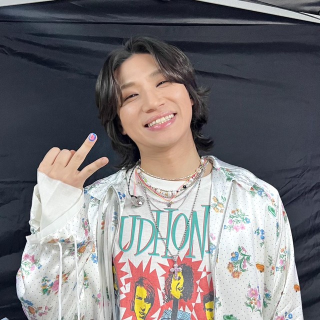Hot: Daesung (BIGBANG) đi giữa "rừng" fan ở Tân Sơn Nhất, hào hứng chào VIP Việt ngày tái ngộ- Ảnh 6.