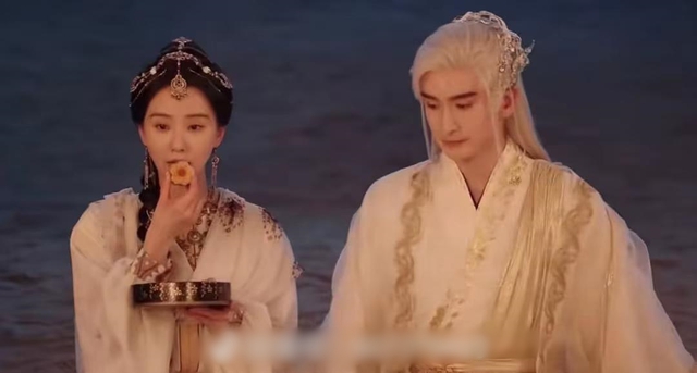 Mỹ nhân U40 vẫn liều mạng đóng thiếu nữ 18 tuổi, netizen mỉa mai "giống thiếu phụ đã qua 3 lần đò"- Ảnh 3.