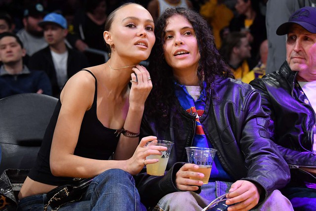 Màn đụng mặt tình cũ "khét" nhất đầu tháng 5: Timothée Chalamet và Lily-Rose Depp "tái ngộ" cùng "người mới"- Ảnh 12.