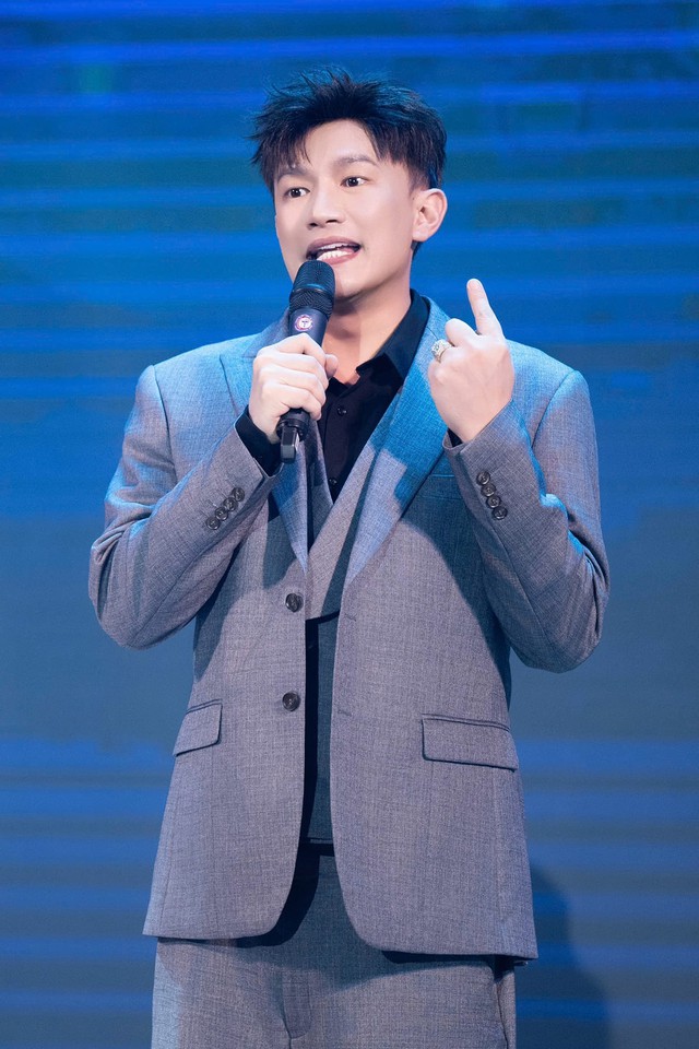 Mối quan hệ giữa Thùy Tiên và Dược sĩ Tiến là gì mà đang bị "réo gọi" khắp MXH- Ảnh 4.