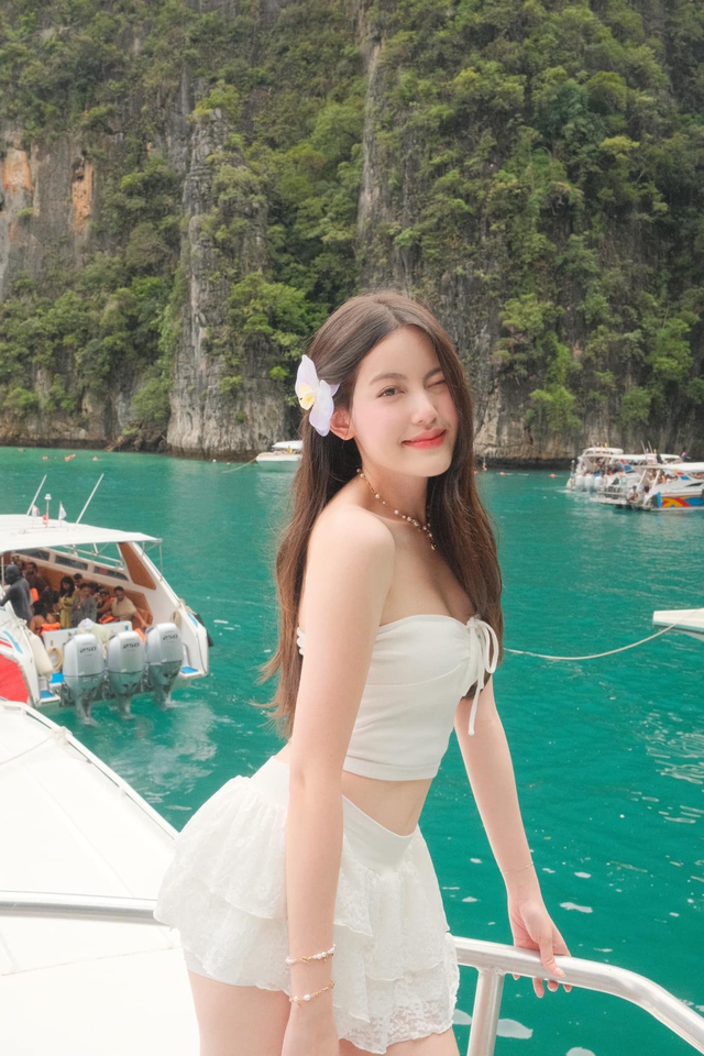 Hot girl Tăng Mỹ Hàn liên tục cập nhật hình ảnh đậm chất nàng thơ, fan nam ngây ngất sau ồn ào đời tư- Ảnh 1.