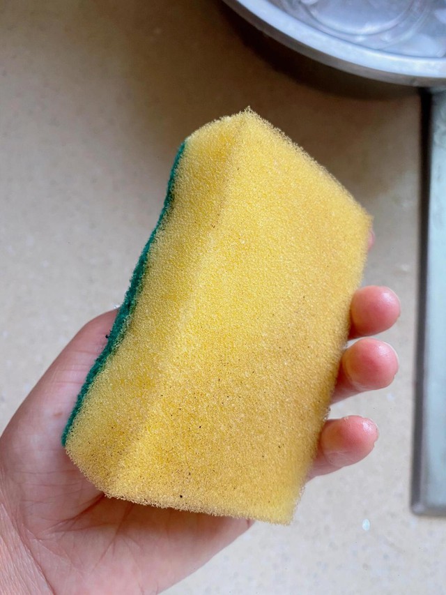 Một người rửa bát ẩu, cả nhà ăn cơm với vi khuẩn: 5 LỖI SAI tai hại cần sửa gấp!- Ảnh 1. Một người rửa bát ẩu, cả nhà ăn cơm với vi khuẩn: 5 LỖI SAI tai hại cần sửa gấp!- Ảnh 1.